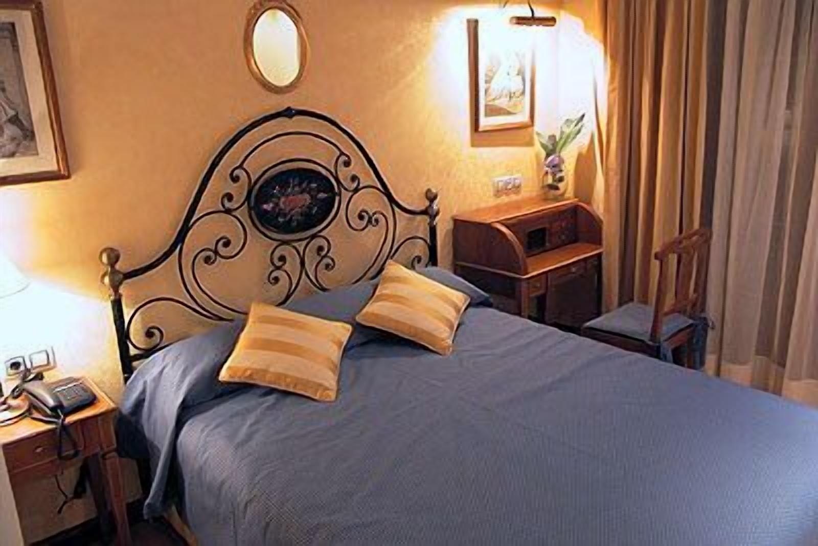 Hotel Santiago 베나벤테 외부 사진