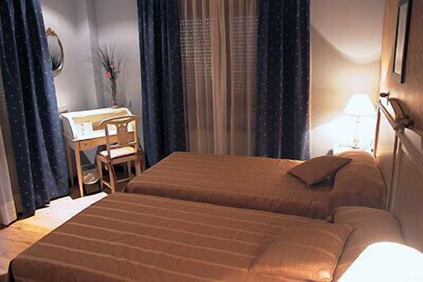Hotel Santiago 베나벤테 외부 사진