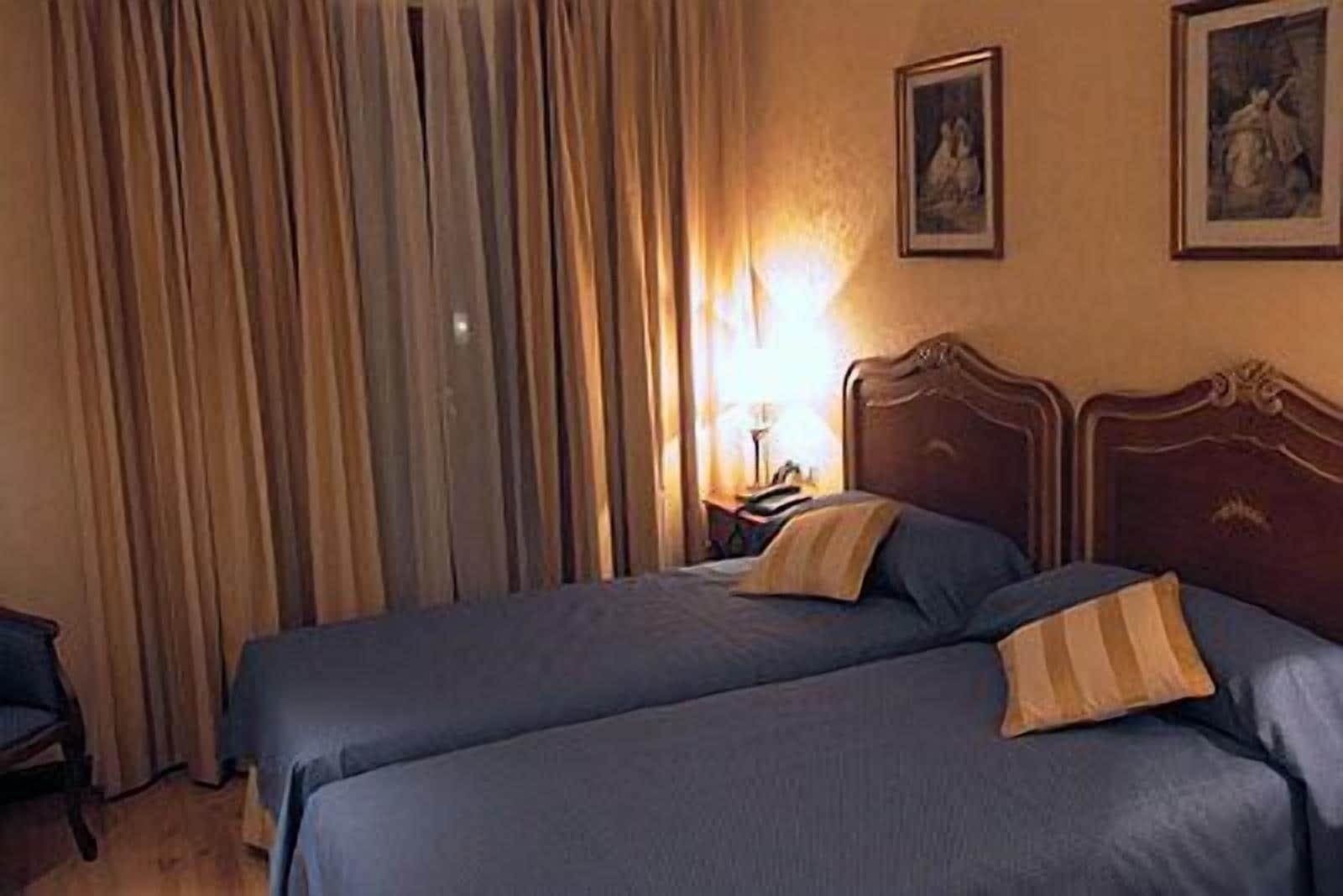 Hotel Santiago 베나벤테 외부 사진