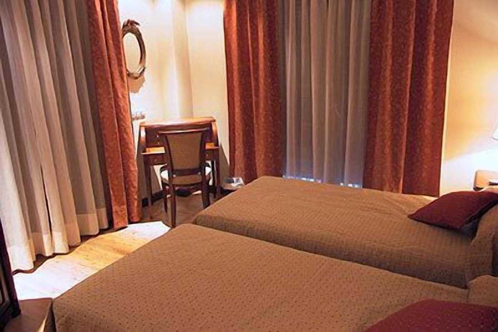 Hotel Santiago 베나벤테 외부 사진